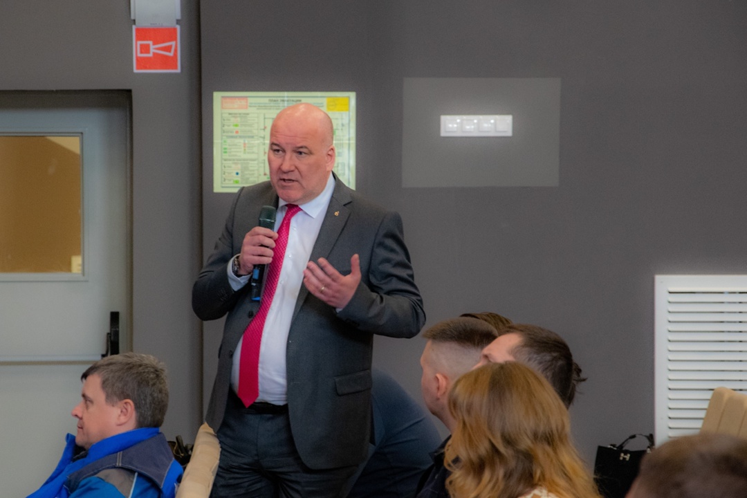 Данис Файрузов: наша задача – выстроить открытый диалог с молодыми работниками