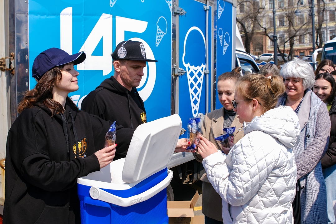 Кто в детстве не мечтал о целом фургоне мороженого? В день 145-летия FESCO мы решили воплотить эту мечту и поделиться с вами!