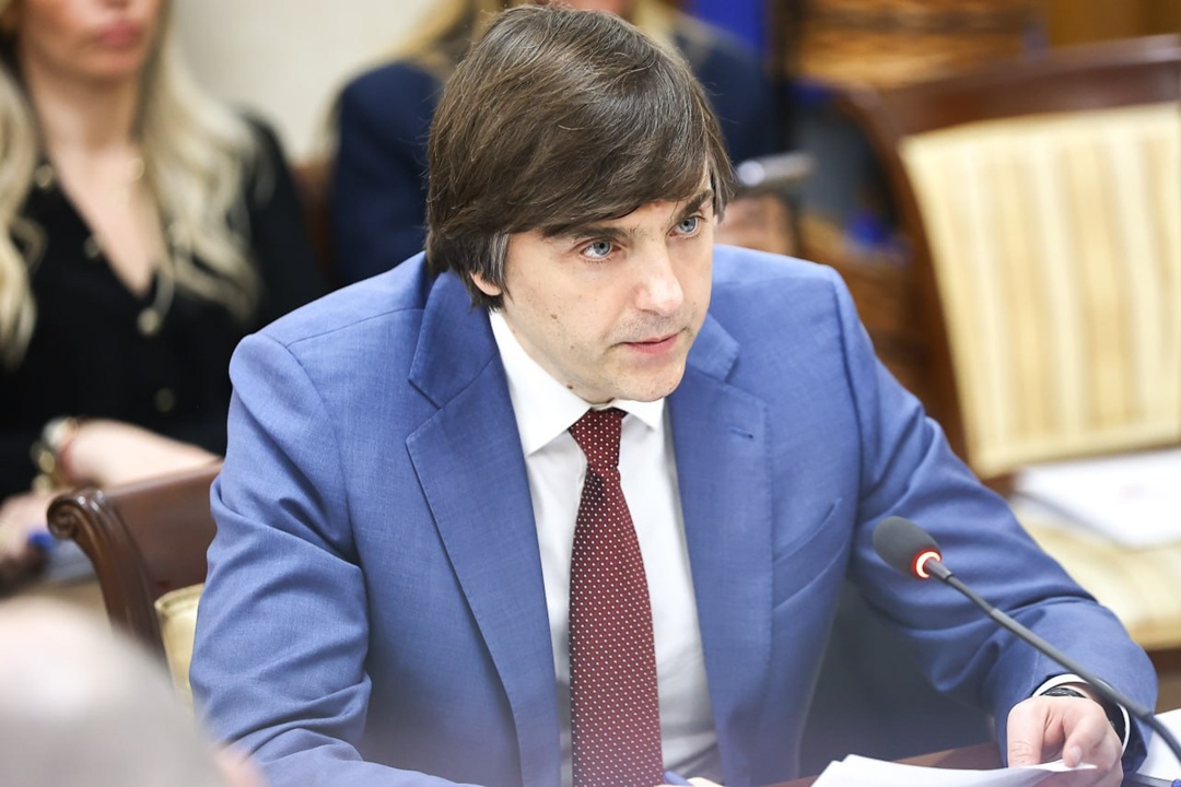 Дмитрий Чернышенко провел заседание оргкомитета по подготовке к 100-летию «Артека» и оценил объекты строительства