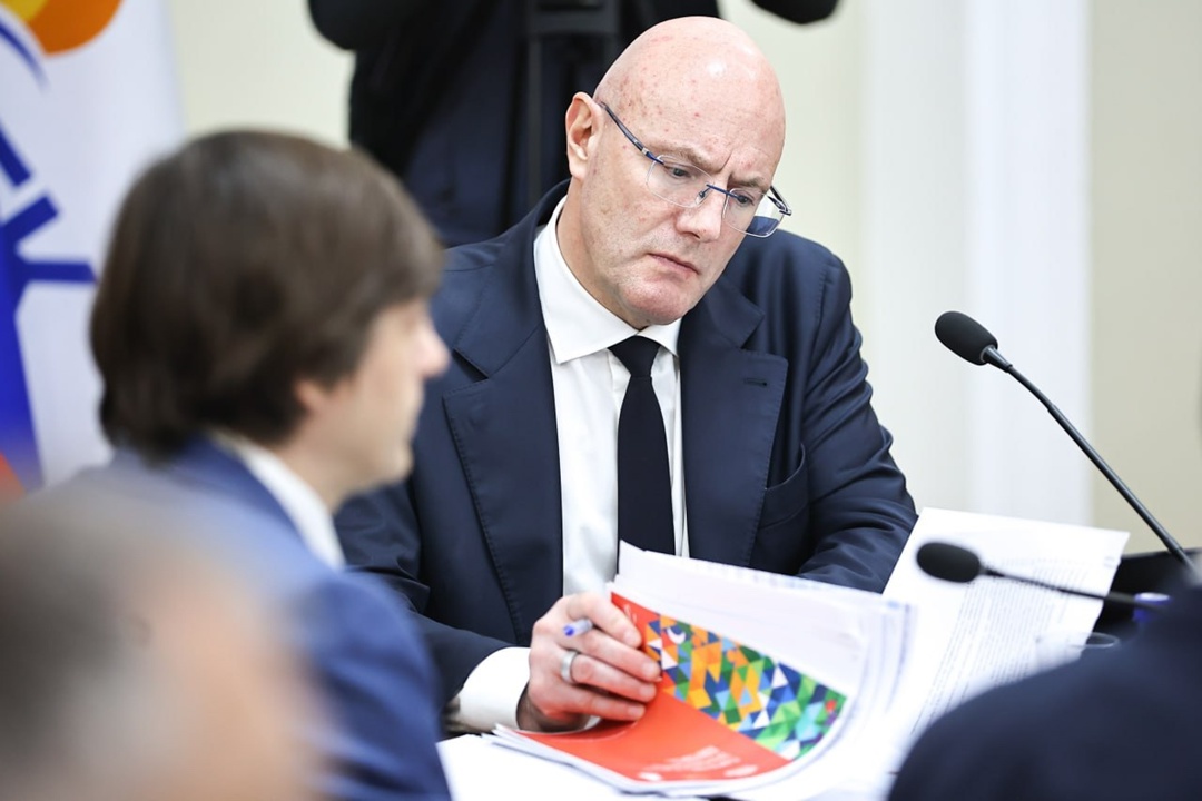 Дмитрий Чернышенко провел заседание оргкомитета по подготовке к 100-летию «Артека» и оценил объекты строительства