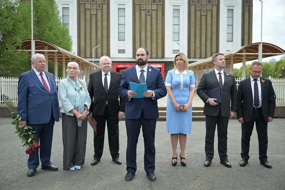 Эдуард Шереметцев принял участие в возложении венка к памятной плите «Дух Эльбы»