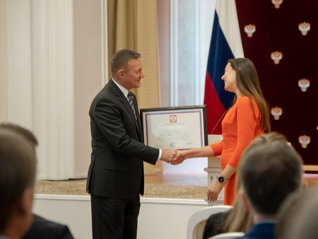 В Минтрансе России состоялась торжественная церемония вручения наград. Роман Старовойт вручил их в преддверии Дня Весны и Труда и Дня Победы