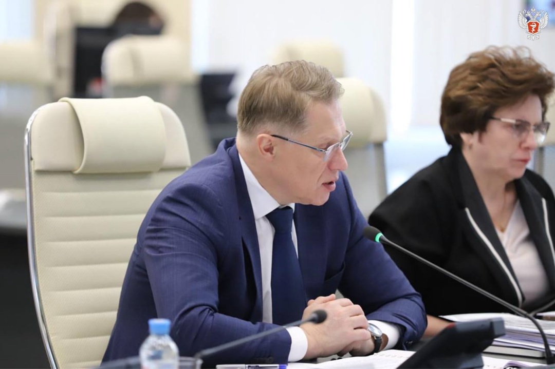 Михаил Мурашко поручил регионам обеспечить усиленный режим работы в период майских праздников