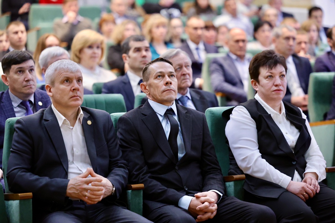 75 лет непрерывного развития Юбилейная научно-практическая конференция с символичным названием «Татнефть — 75 лет непрерывного развития: опыт прошлого и взгляд…