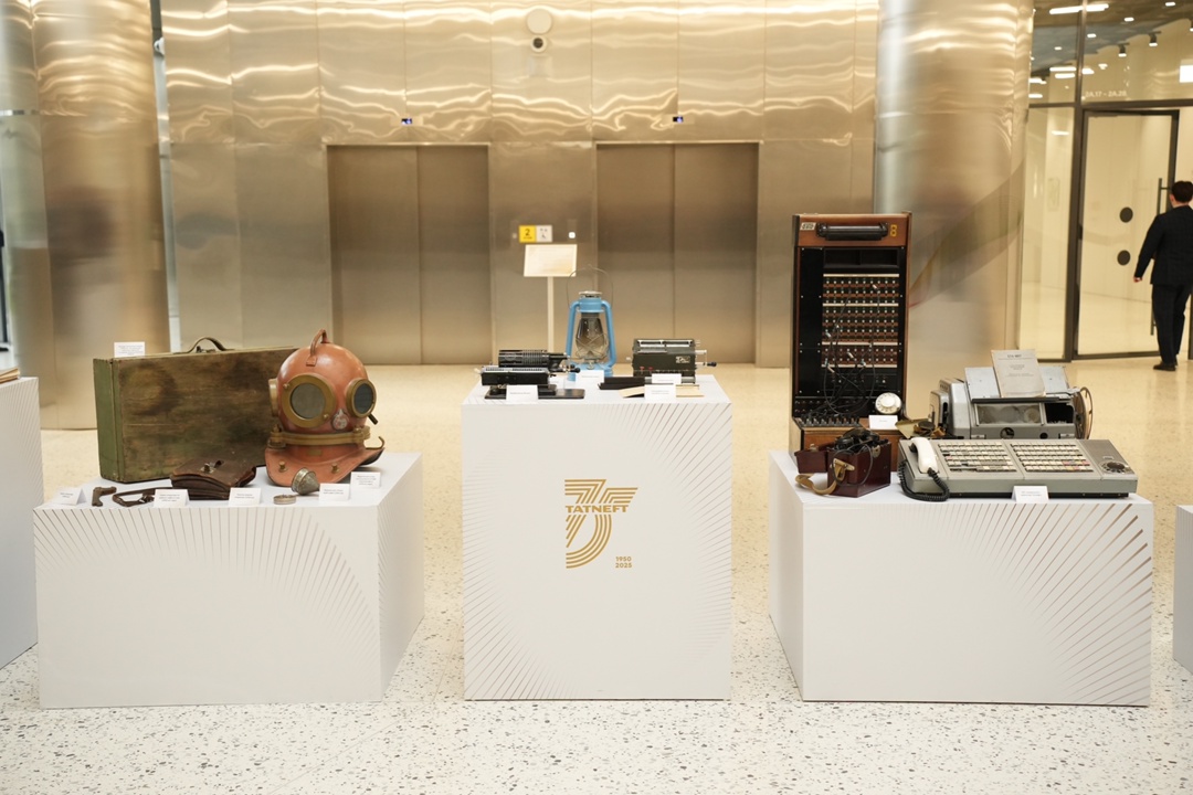 «Опыт прошлого и взгляд в будущее» Именно так называлась выставка, которую мы провели в рамках научно-практической конференции «Татнефть — 75 лет непрерывного…