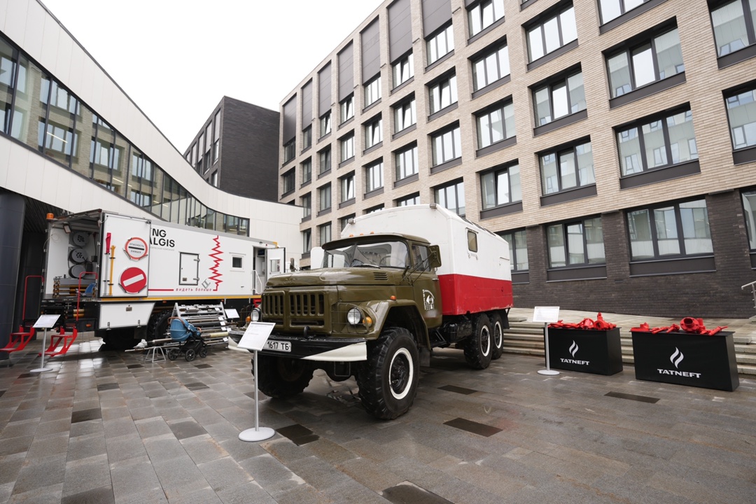 «Опыт прошлого и взгляд в будущее» Именно так называлась выставка, которую мы провели в рамках научно-практической конференции «Татнефть — 75 лет непрерывного…