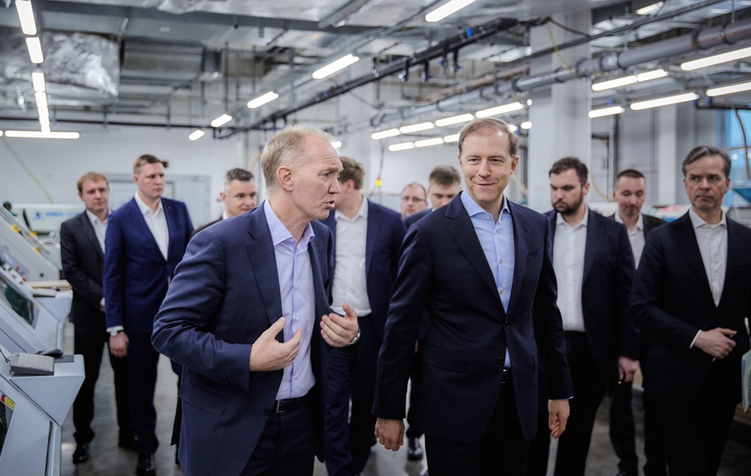 Денис Мантуров ознакомился с деятельностью промышленных предприятий в Зеленограде