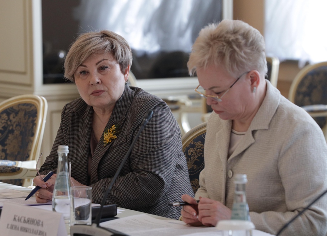 В Таврическом дворце состоялись заседания комиссий Совета законодателей РФ.