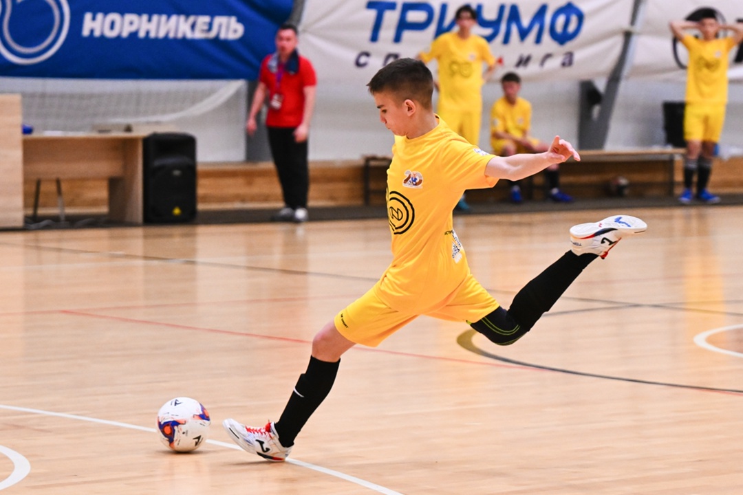 Юные спортсмены Заполярье на всероссийском фестивале по мини-футболу