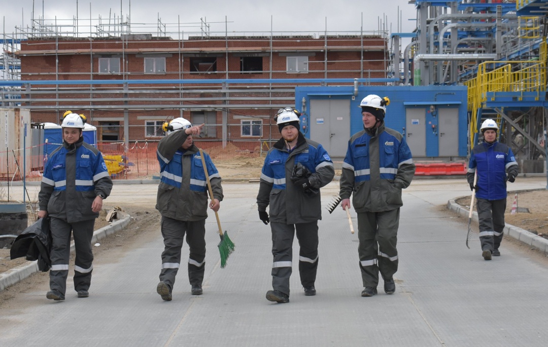 На Амурском ГПЗ прошел общезаводской субботник