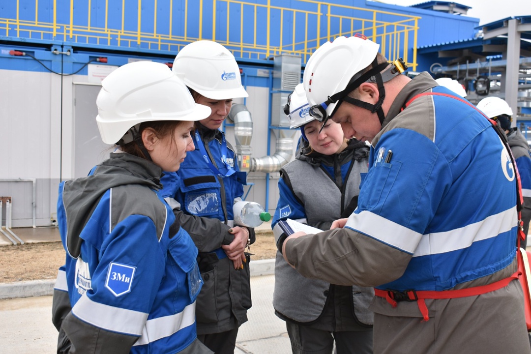 На Амурском ГПЗ прошел общезаводской субботник