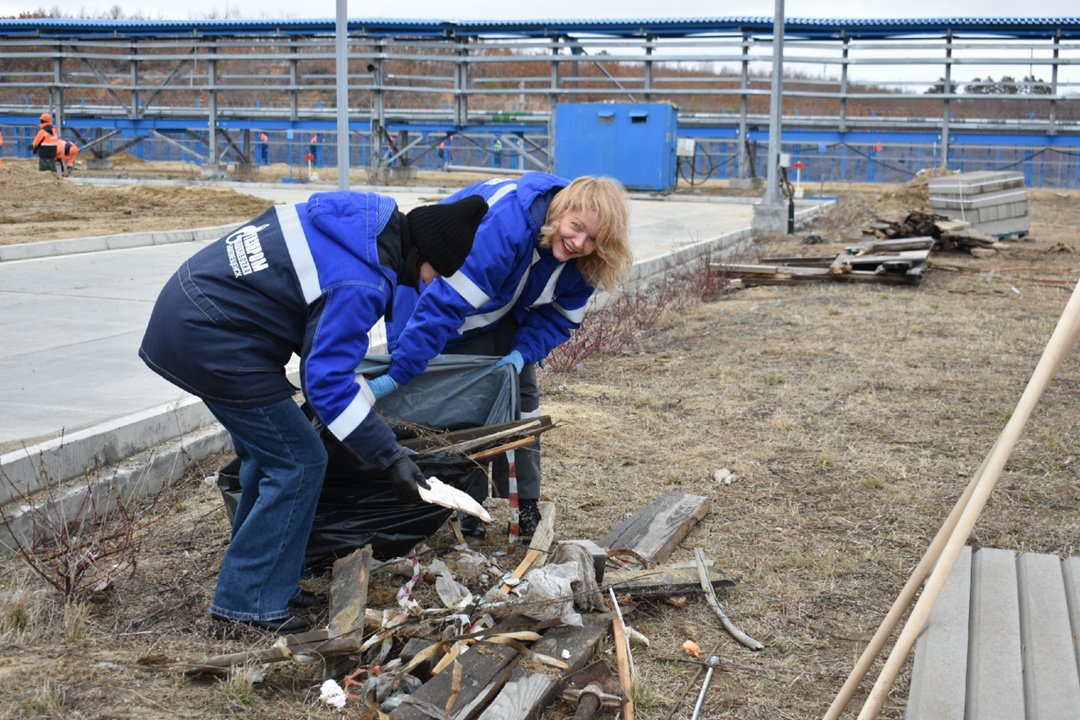 На Амурском ГПЗ прошел общезаводской субботник