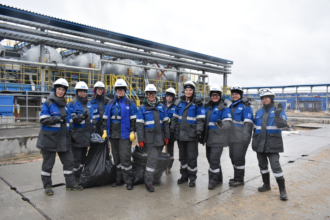 На Амурском ГПЗ прошел общезаводской субботник