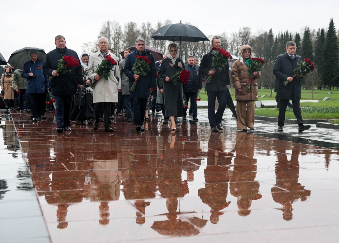 Члены Совета законодателей почтили память погибших воинов-освободителей и жителей блокадного Ленинграда.