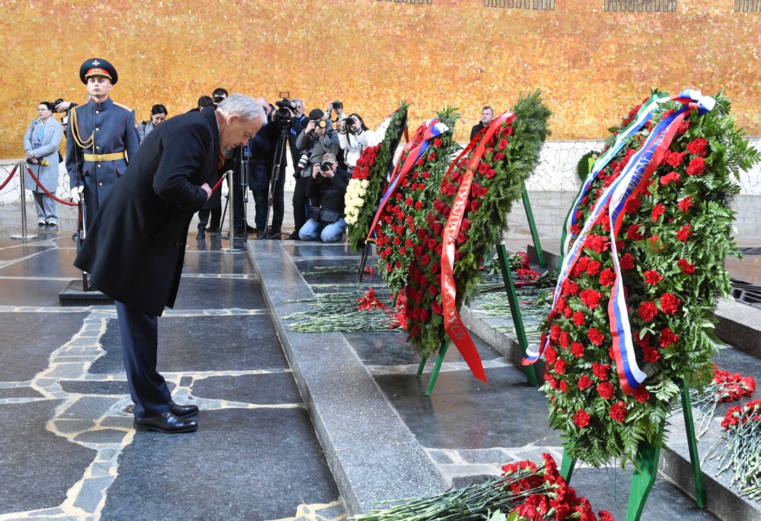 Председатель Государственной Думы Вячеслав Володин и депутаты ГД почтили память защитников Сталинграда.
