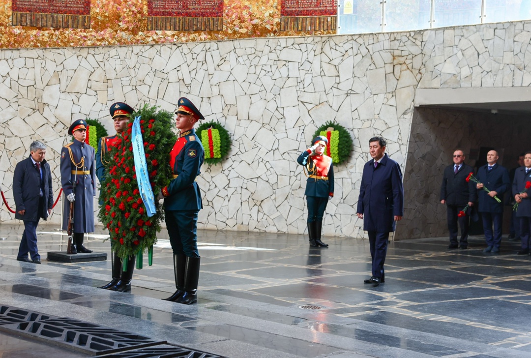 Председатель Государственной Думы Вячеслав Володин и депутаты ГД почтили память защитников Сталинграда.