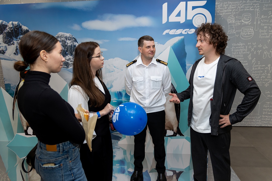 Почти 2000 человек уже увидели Антарктиду!