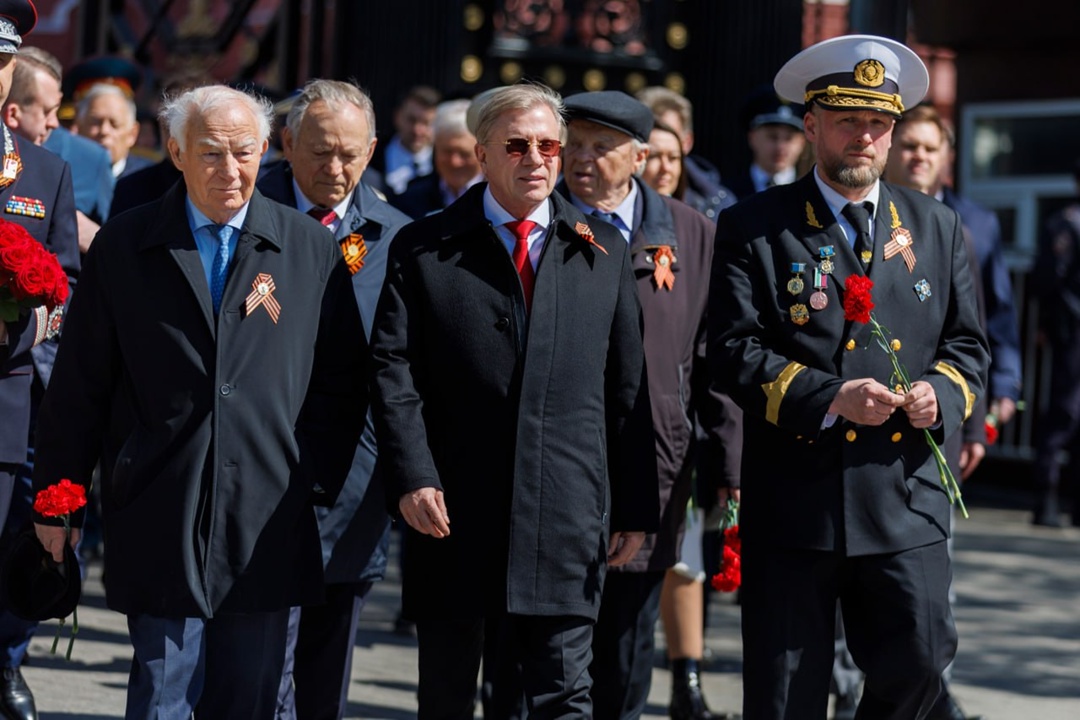 Виталий Савельев принял участие в церемонии возложения венка к Могиле Неизвестного Солдата в Александровском саду в память о работниках транспортного…