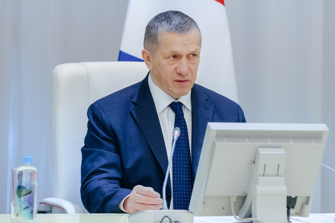 Вице-премьер Юрий Трутнев провел совещание по подготовке к проведению юбилейного X Восточного экономического форума
