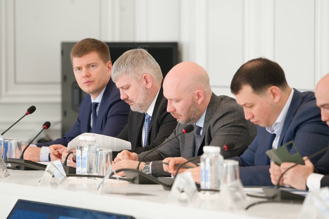 В Минстрое России прошло еженедельное оперативное совещание под председательством Министра строительства и ЖКХ РФ Ирека Файзуллина