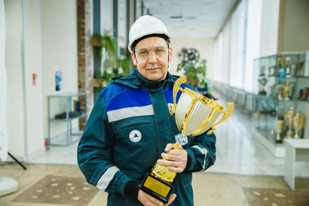 Шахта «Распадская», с миллионом! Бригада Андрея Киреева участка № 32 шахты «Распадская» добыла 1 миллион тонн угля с одного забоя с начала года.