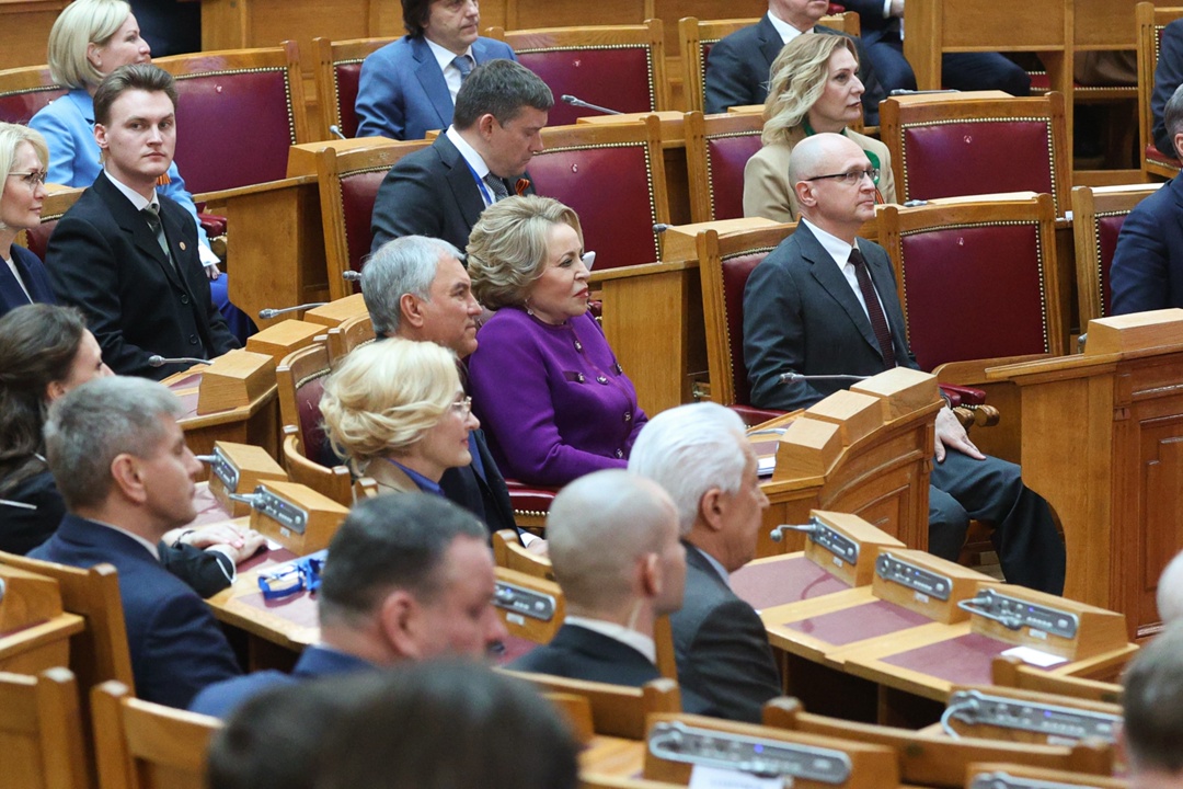 На встрече с членами Совета законодателей Президент России Владимир Путин отметил активное участие парламентариев в разработке стратегических документов