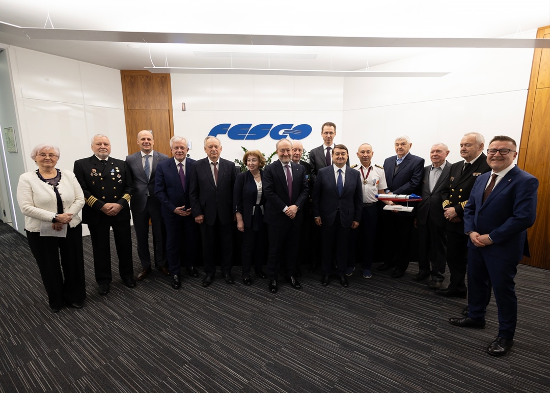 Прямая связь между Владивостоком и Москвой!