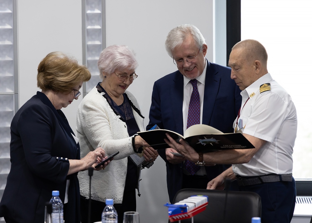 Прямая связь между Владивостоком и Москвой!