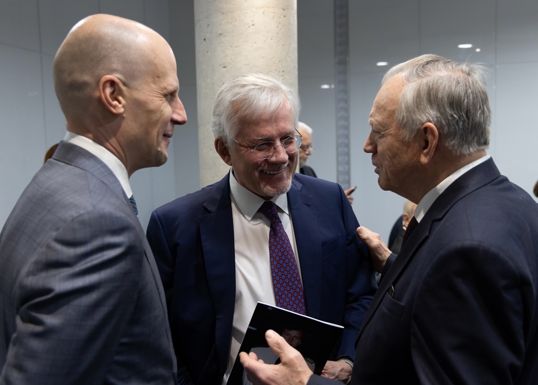 Прямая связь между Владивостоком и Москвой!