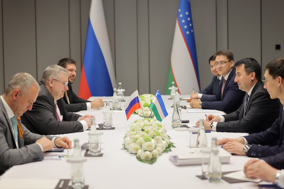 Алексей Оверчук провел встречу с заместителем премьер-министра Республики Узбекистан Жамшидом Ходжаевым