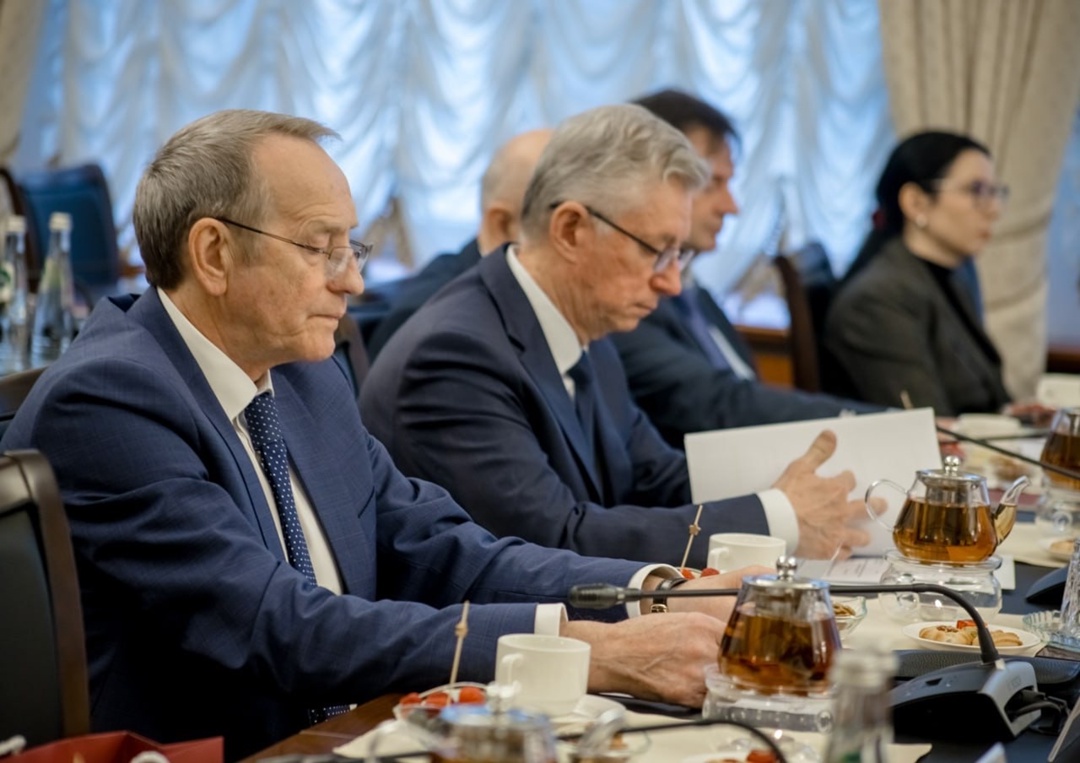 Роман Старовойт встретился с руководителями общероссийских профсоюзов транспорта и представителями работодателей