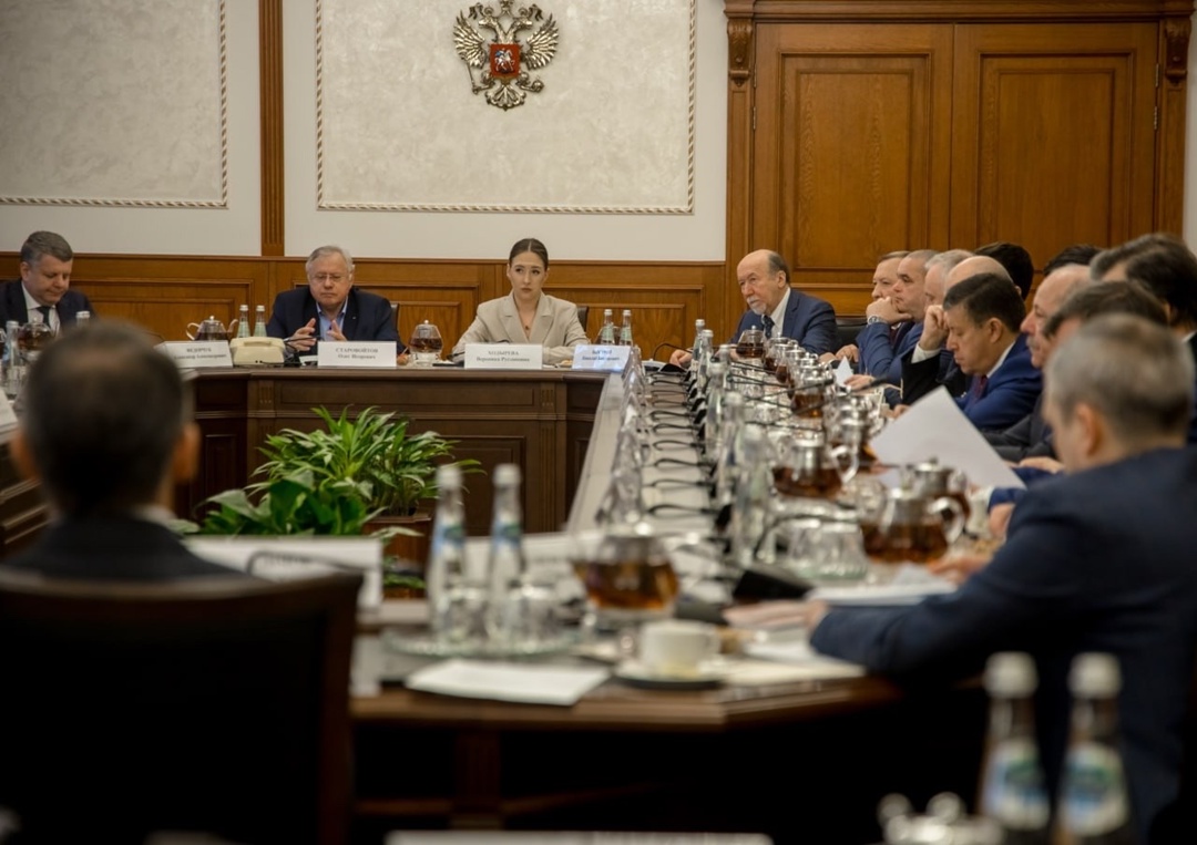 Роман Старовойт встретился с руководителями общероссийских профсоюзов транспорта и представителями работодателей