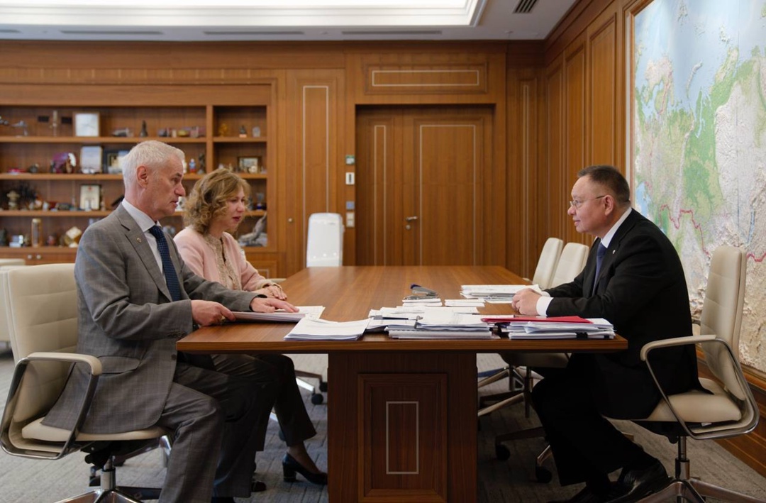 Глава Минстроя России Ирек Файзуллин провел рабочую встречу с Председателем Научного совета РАН по механике конструкций из композиционных материалов, первым…