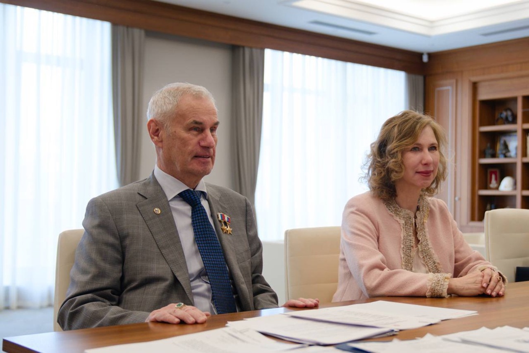 Глава Минстроя России Ирек Файзуллин провел рабочую встречу с Председателем Научного совета РАН по механике конструкций из композиционных материалов, первым…