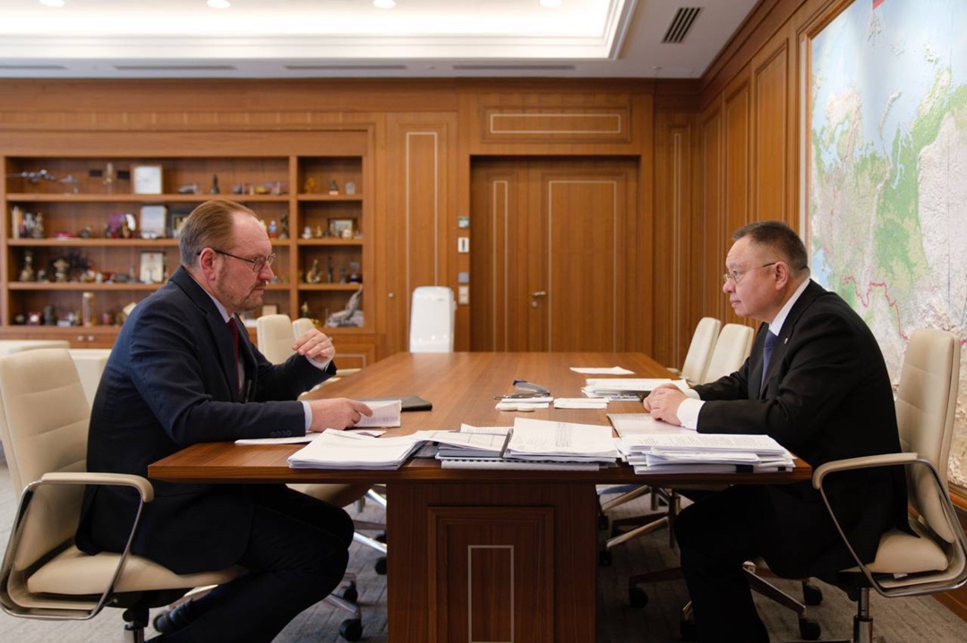 Министр строительства и ЖКХ РФ Ирек Файзуллин провел рабочую встречу с начальником Главгосэкспертизы России Игорем Маныловым