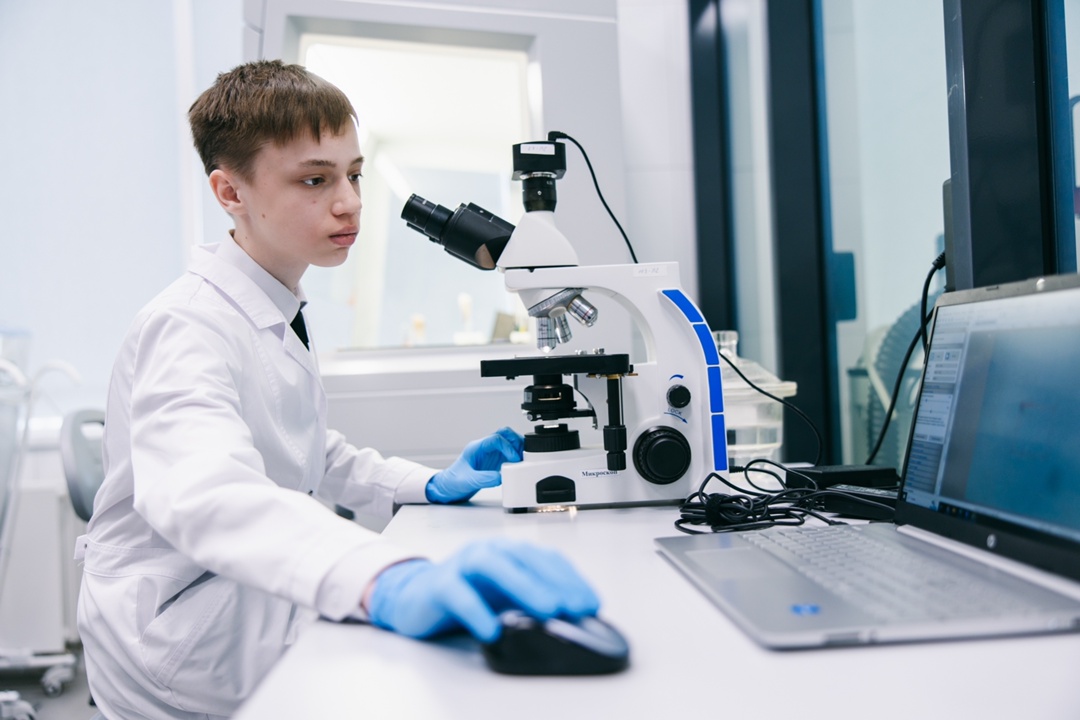 Участник проекта «Школьные биолаборатории» выиграл грант международного форума