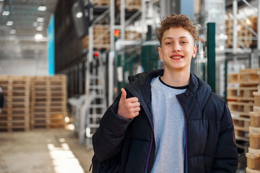 Преодолевая барьеры При поддержке Благотворительного фонда «ЛУКОЙЛ» детей из Калининградской области с нарушением слуха получили современные слуховые аппараты,…