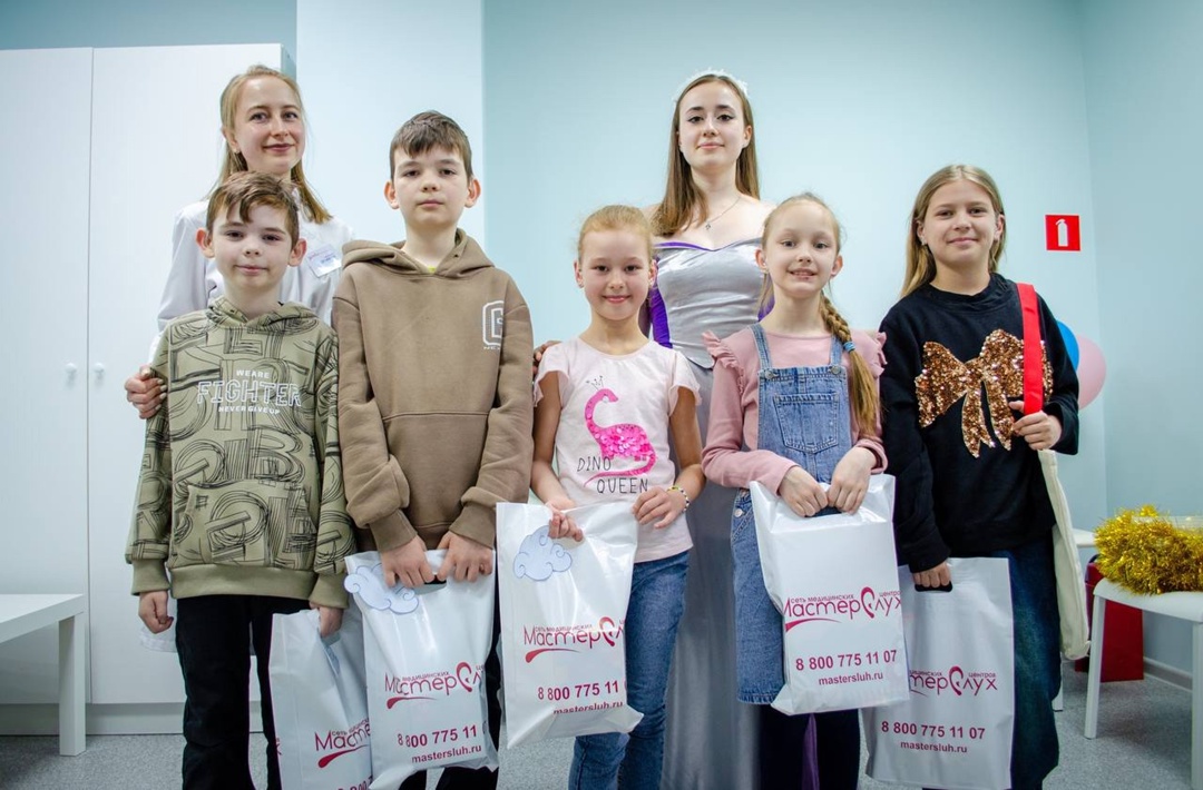 Преодолевая барьеры При поддержке Благотворительного фонда «ЛУКОЙЛ» детей из Калининградской области с нарушением слуха получили современные слуховые аппараты,…