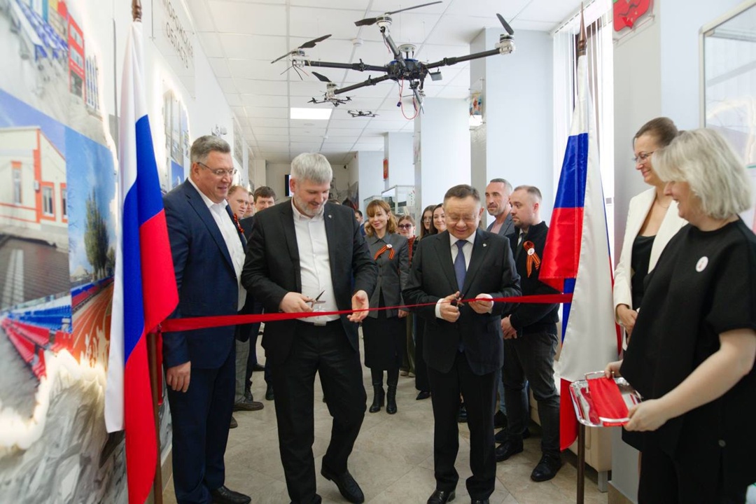 Ко Дню 80-летия Великой Победы Министр строительства и ЖКХ РФ Ирек Файзуллин открыл тематический музей Минстроя России