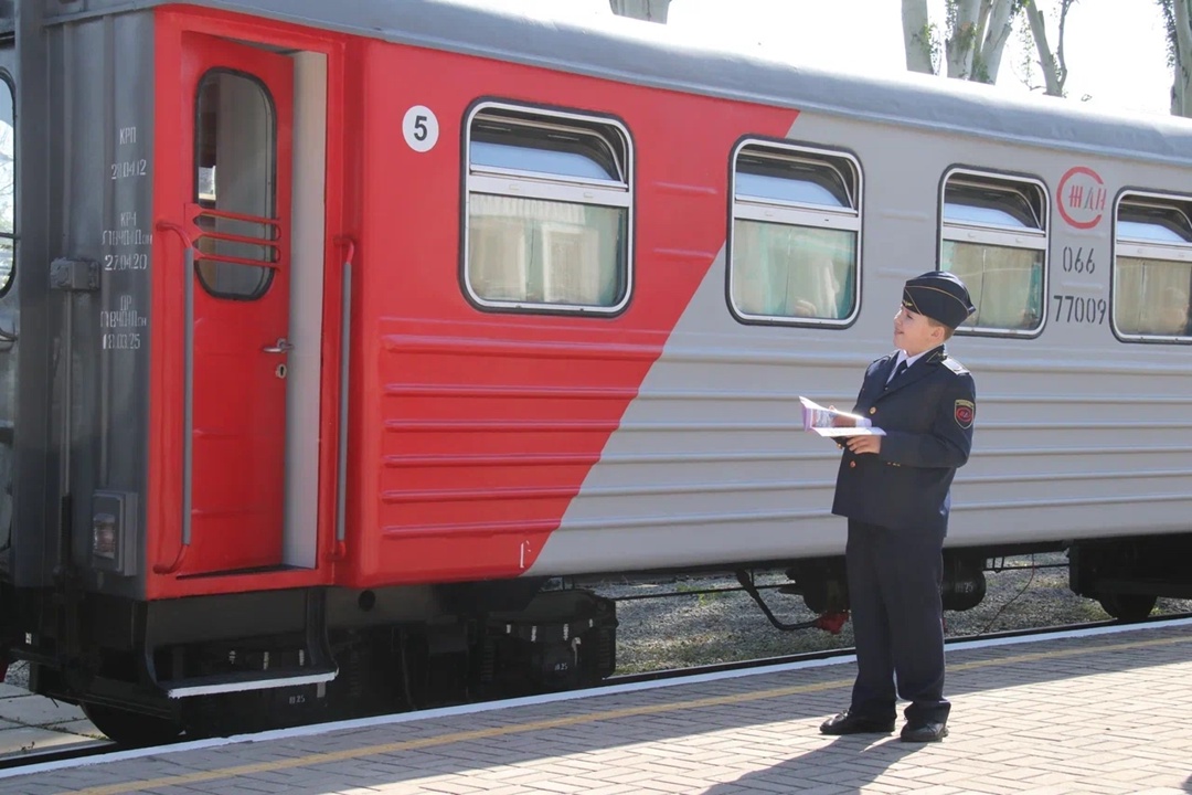 Сегодня в Донецке после трехлетнего перерыва вновь открылась детская железная дорога