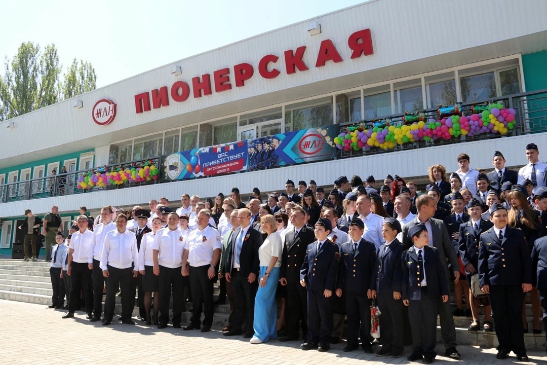 Сегодня в Донецке после трехлетнего перерыва вновь открылась детская железная дорога