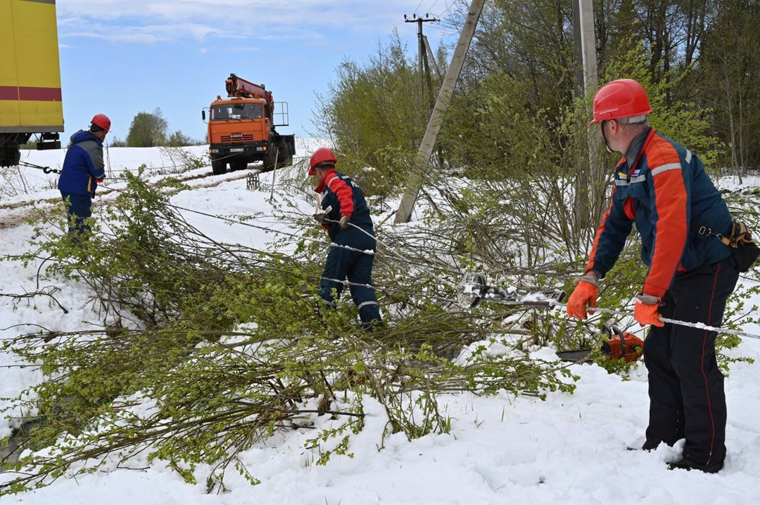 Продолжается восстановление энергоснабжения в Московской области