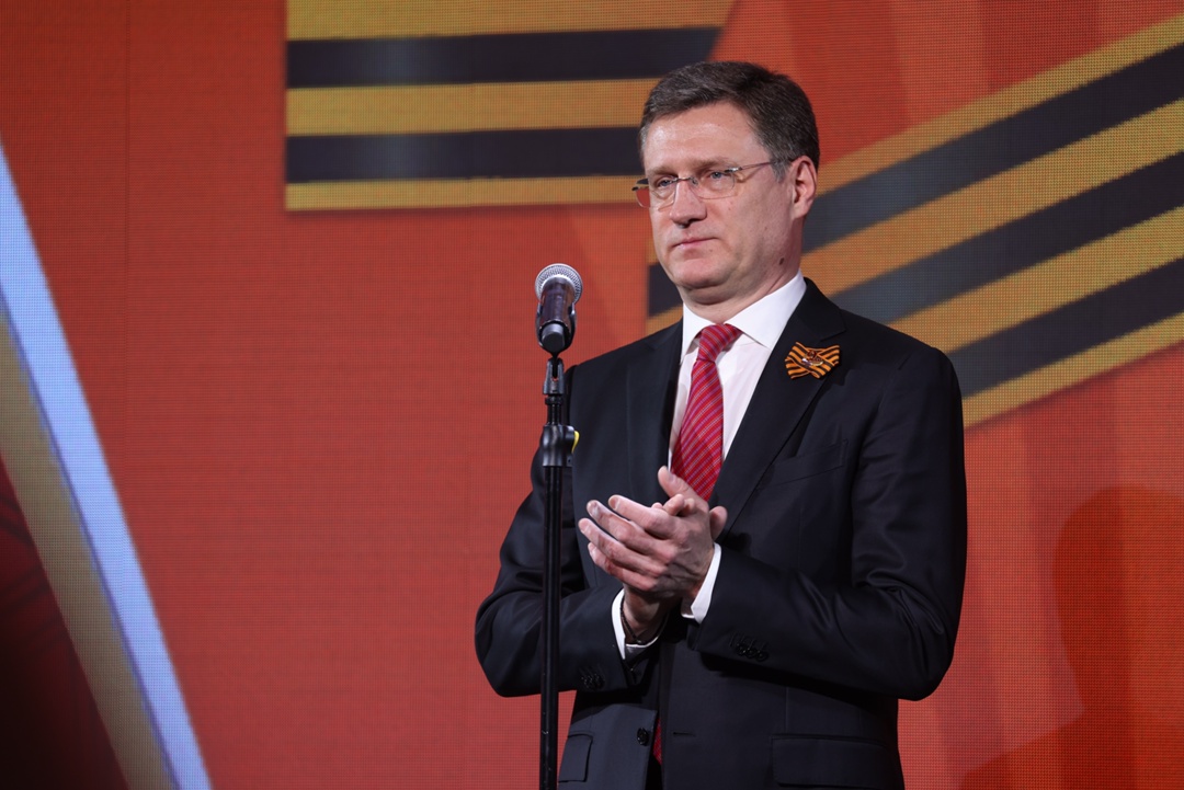 Александр Новак почтил память героев Великой Победы и отметил вклад энергетиков в историю страны