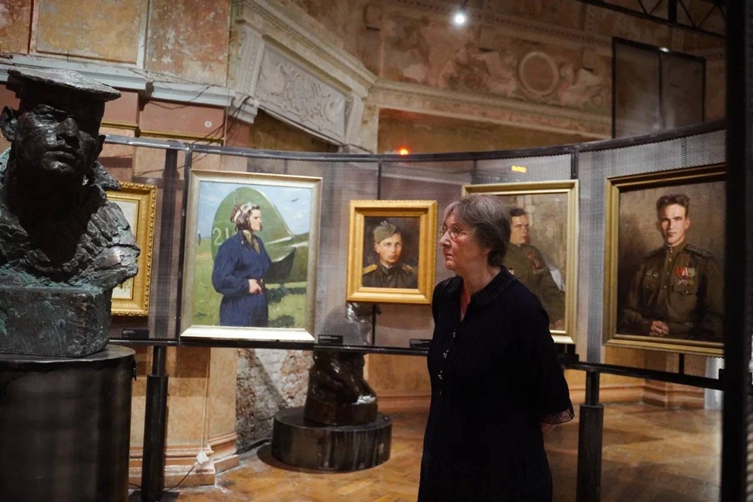 Судьба — одна на всех Выставка к 80-летию Победы в Великой Отечественной войне открылась в Самарском областном художественном музее.