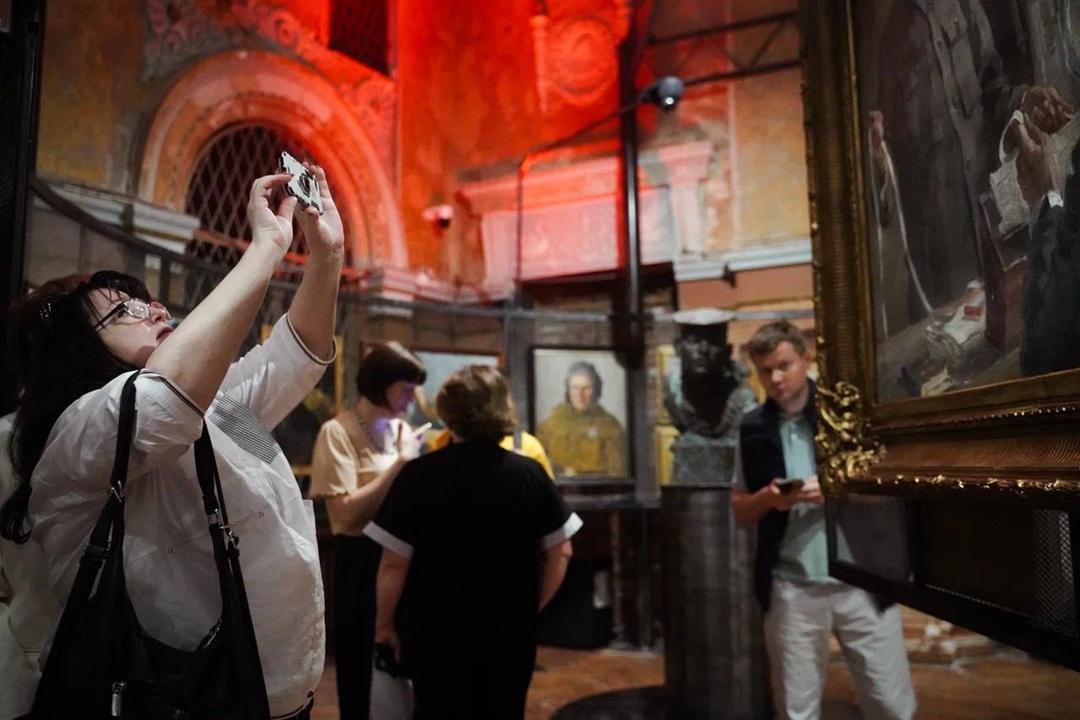 Судьба — одна на всех Выставка к 80-летию Победы в Великой Отечественной войне открылась в Самарском областном художественном музее.