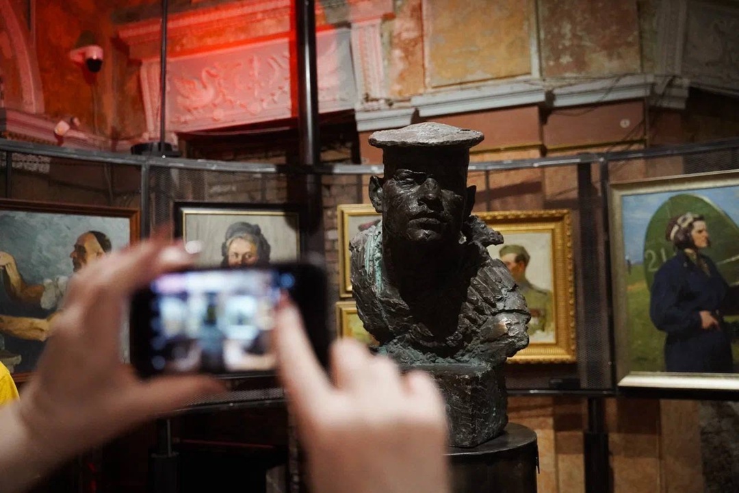 Судьба — одна на всех Выставка к 80-летию Победы в Великой Отечественной войне открылась в Самарском областном художественном музее.