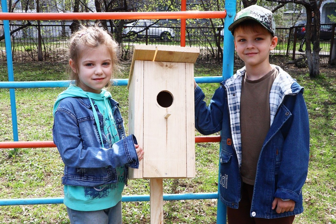 Домики для пернатых У нас есть добрая весенняя традиция – мастерить и развешивать скворечники