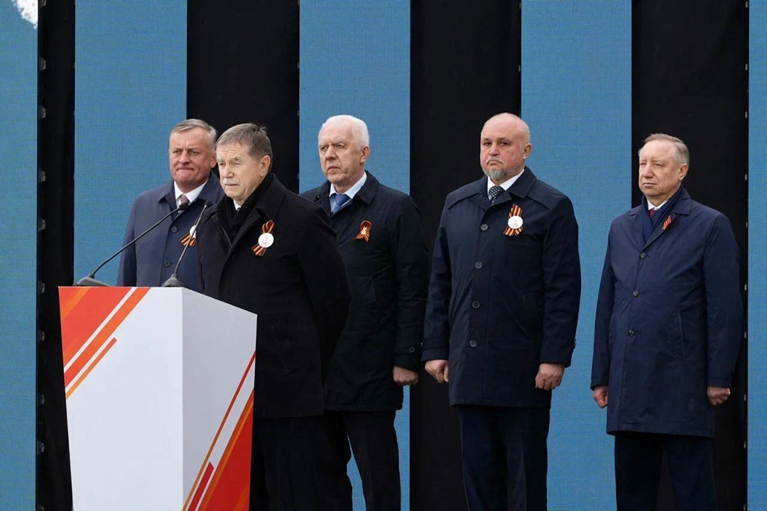 80 Вечных огней зажглись сегодня в восьми федеральных округах России в рамках Всероссийской акции «Храним огонь Победы», реализуемой ПАО «Газпром» при…