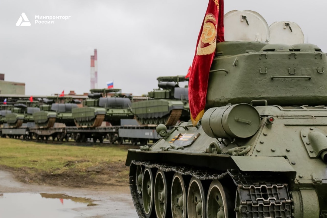 Танк Победы Т-34-85 проводил очередные партии машин Т-72Б3М и Т-90М «Прорыв» в войска российской армии