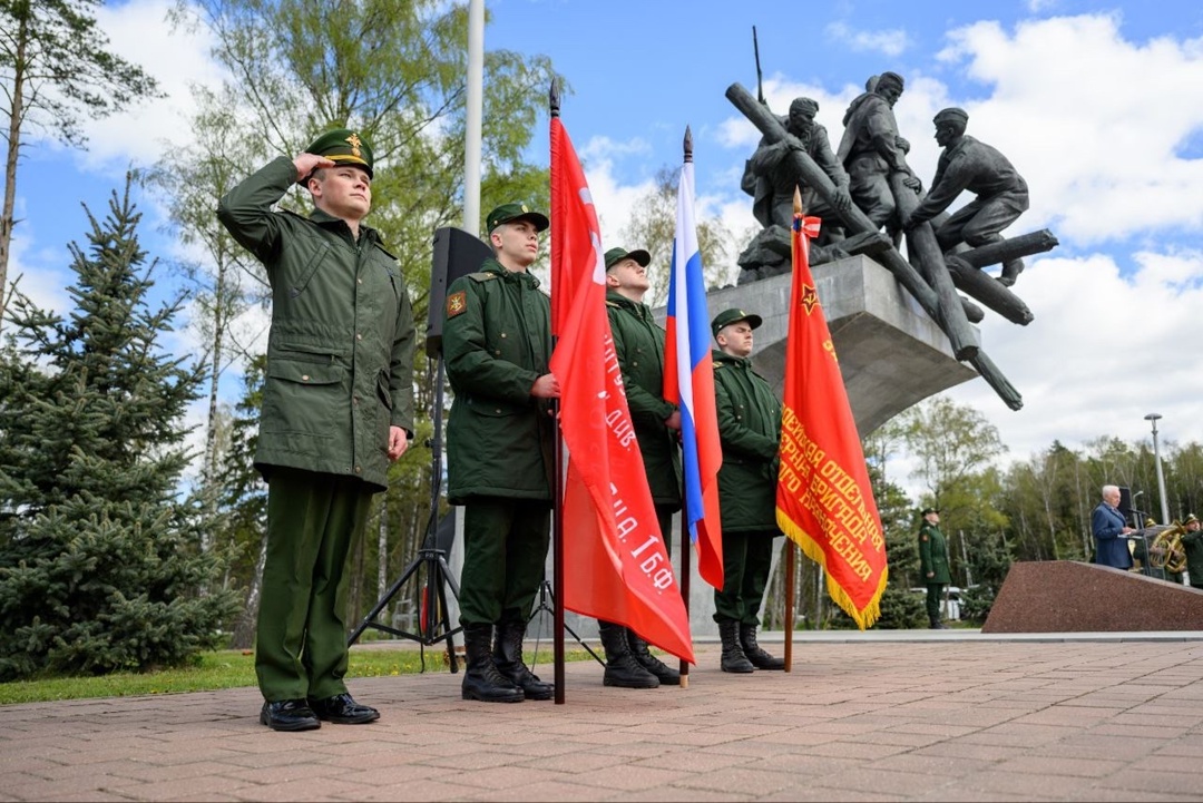 Почтили память дорожников, трудившихся в годы Великой Отечественной войны